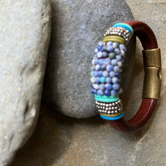 Sundance style beaded leather cuff bracelet - Picture 2 of 2